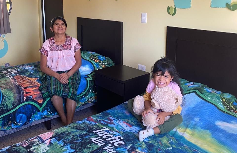 Cuatro casas de Ronald McDonald reciben donación de frazadas