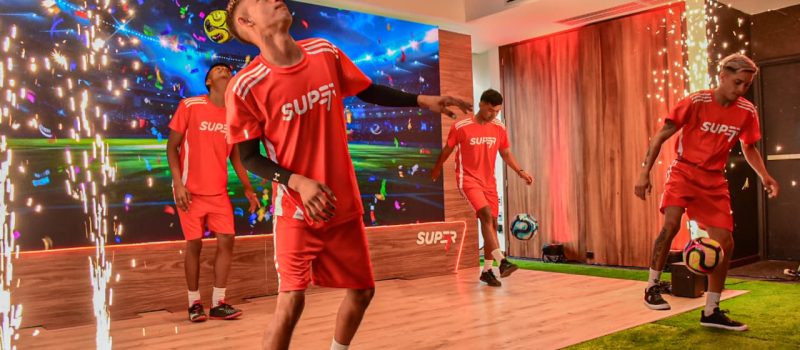 Súper 7 enciende la pasión del fútbol con balones Adidas TRIONDA