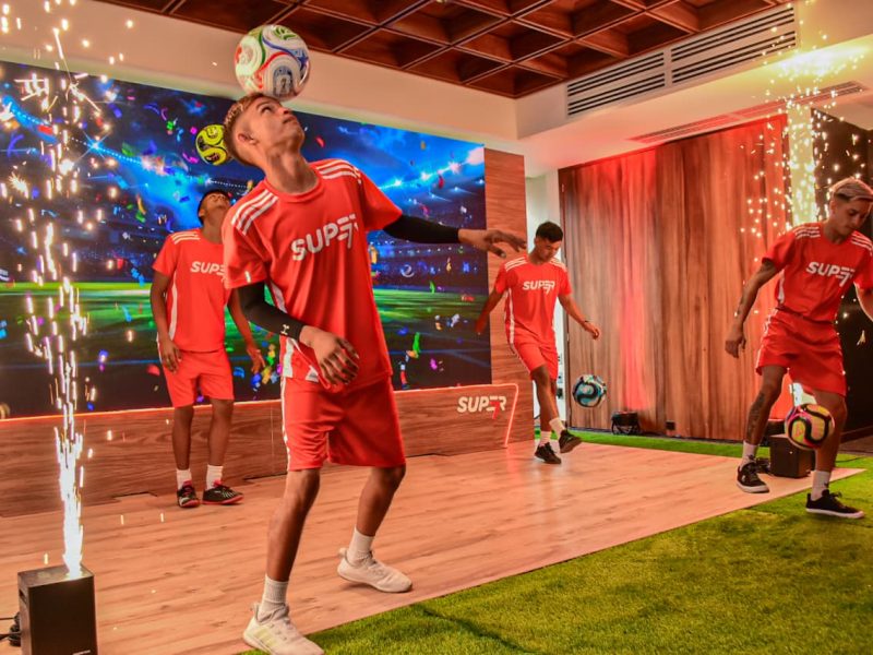 Súper 7 enciende la pasión del fútbol con balones Adidas TRIONDA