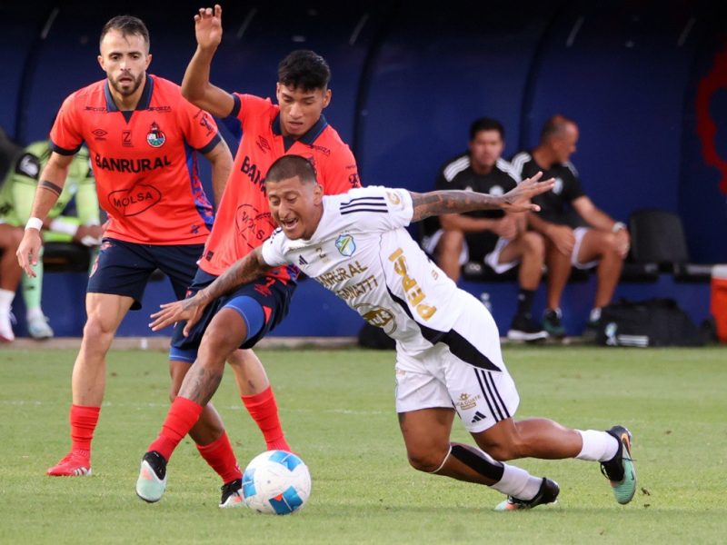 Rojos y cremas disputan esta noche el Clásico 337