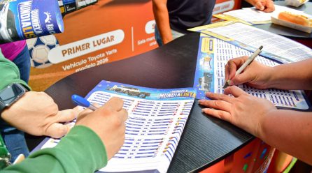 La Curacao y Almacenes Tropigas encienden la pasión por el fútbol con sus quinielas de premios