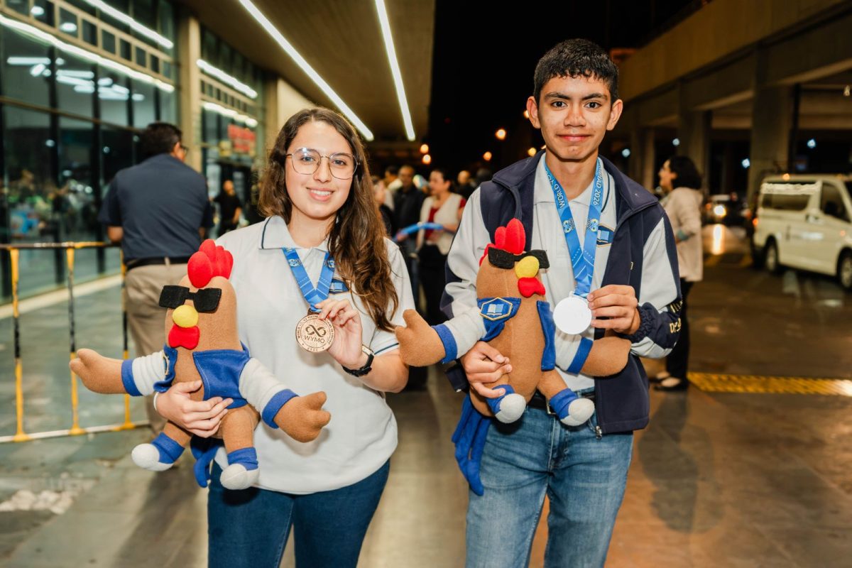 Estudiantes del Colegio Castillo Córdova destacan en Olimpiada Mundial de Matemáticos