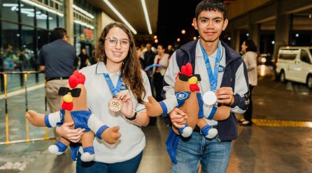 Estudiantes del Colegio Castillo Córdova destacan en Olimpiada Mundial de Matemáticos